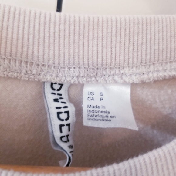 3/$45 | Divided H&M | Tan Cream Crew Sweatshirt Love Written Top Sweater - Picture 3 of 5